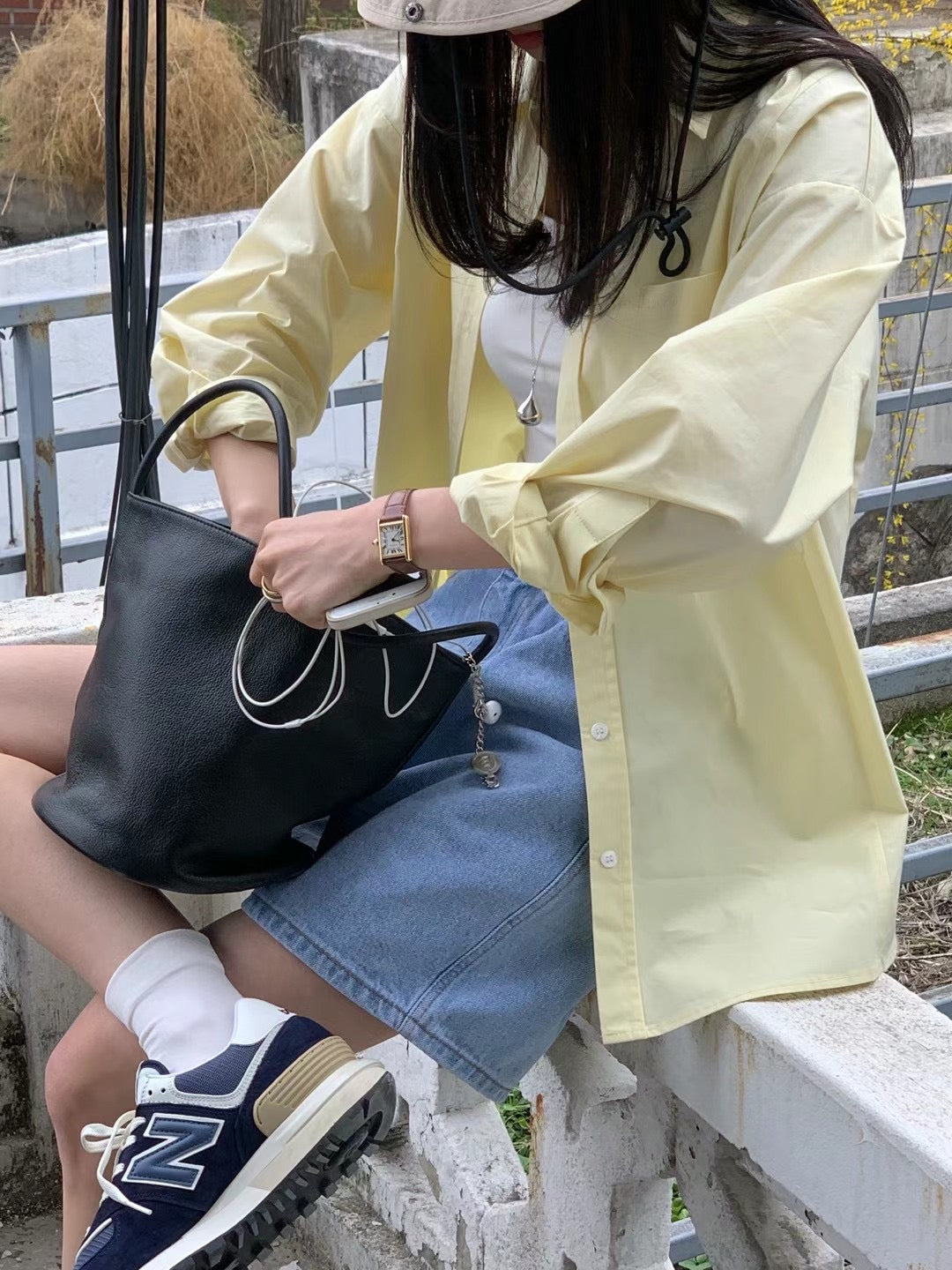 小圓牌超軟真皮水桶包