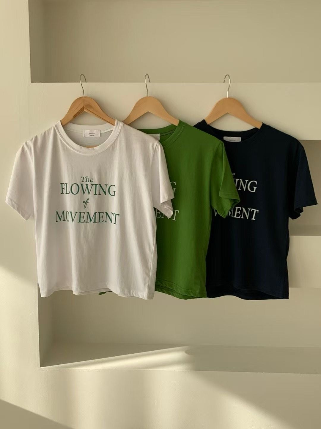 The FLOWING of MOVEMENT短袖T