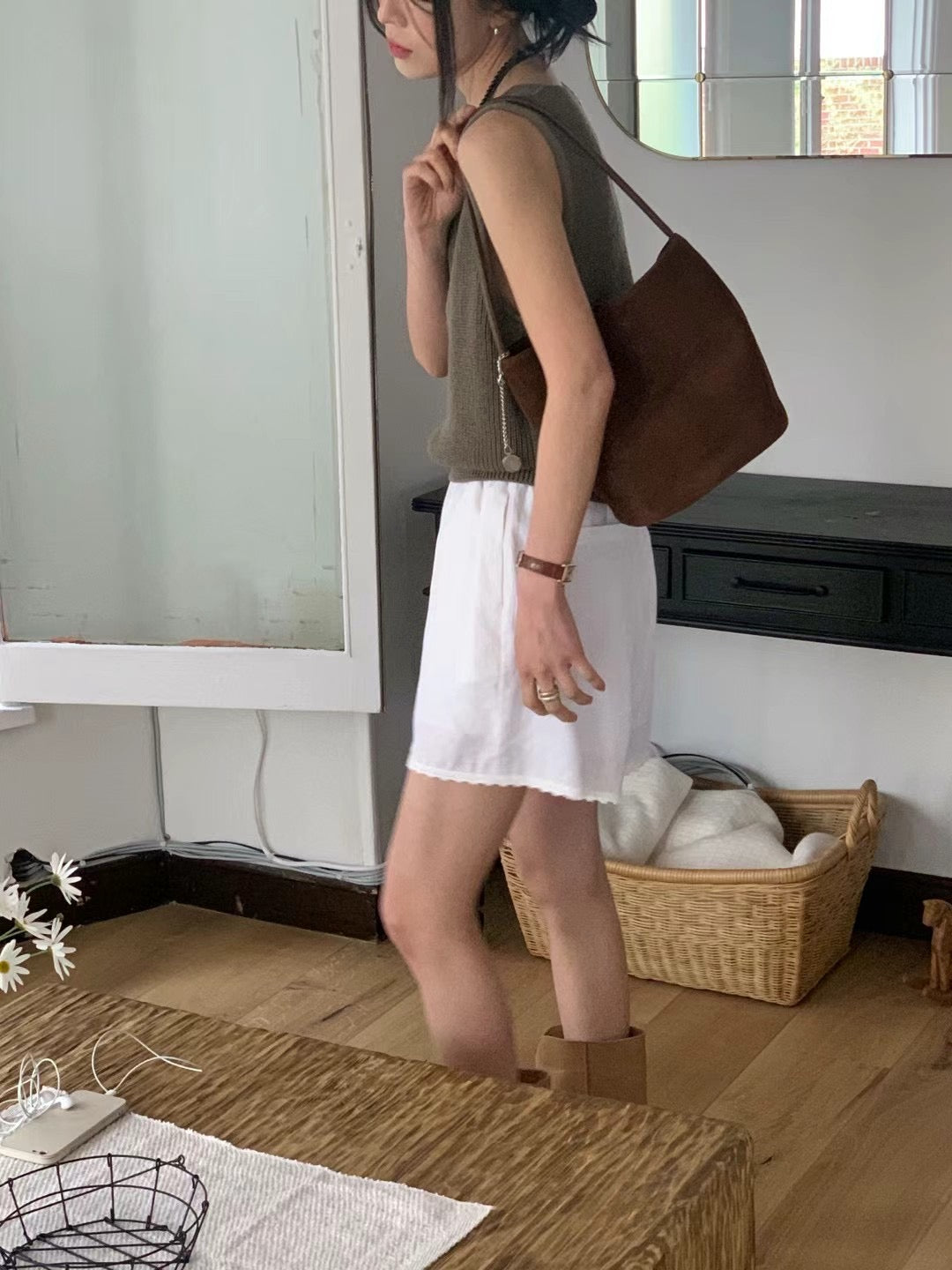 小圓牌超軟真皮水桶包
