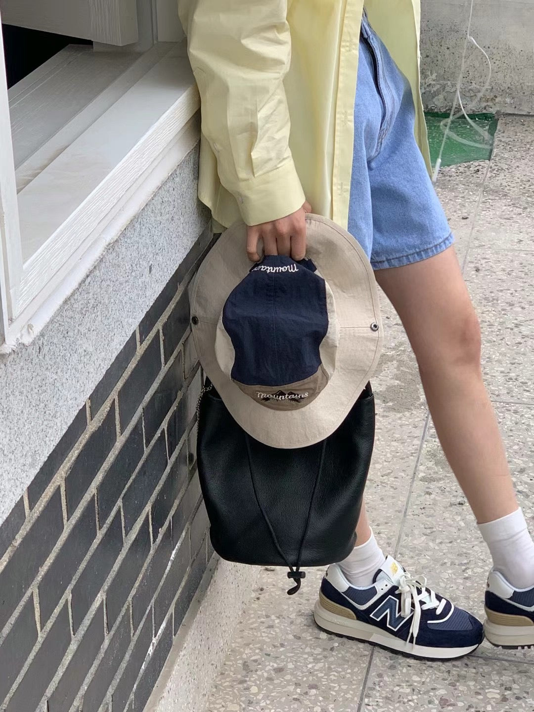 小圓牌超軟真皮水桶包
